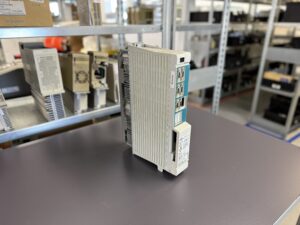 Mitsubishi MDS-C1-V1-35 Servo Drive Unit Seite 1