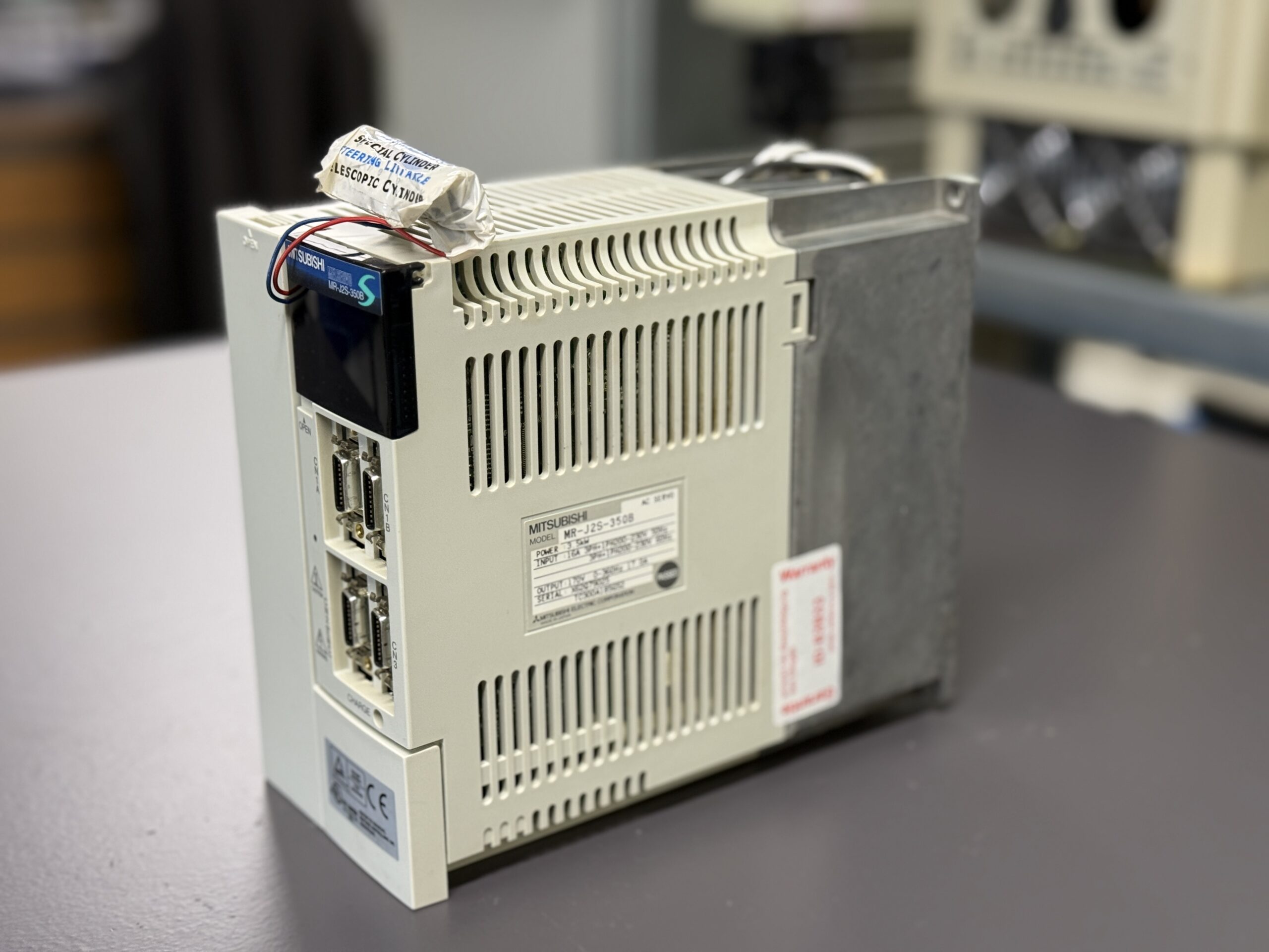 Mitsubishi MR-J2S-350B AC Servo Drive Seite 2