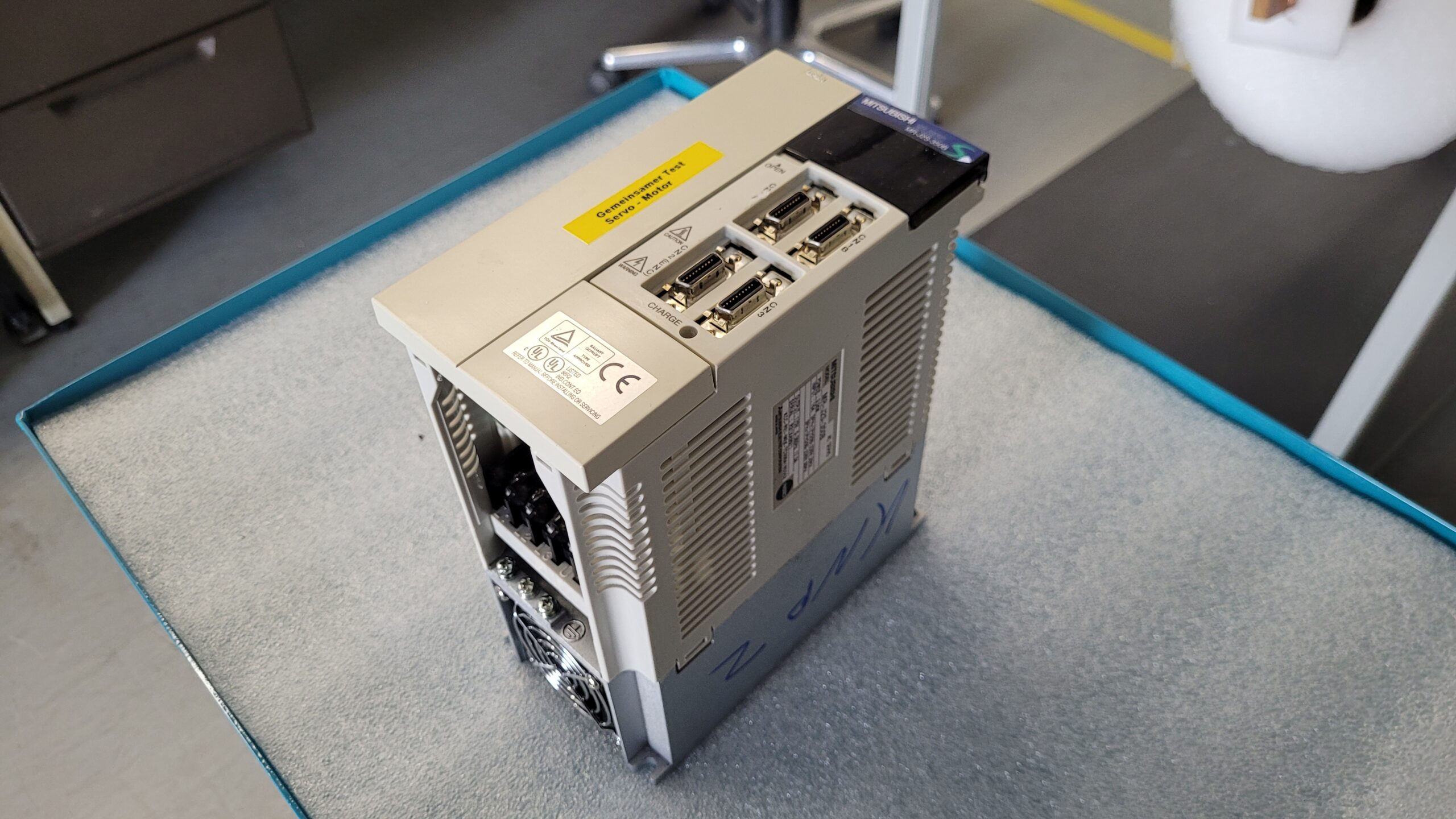 Mitsubishi MR-J2S-350B AC Servo Drive vor der Reparatur 1