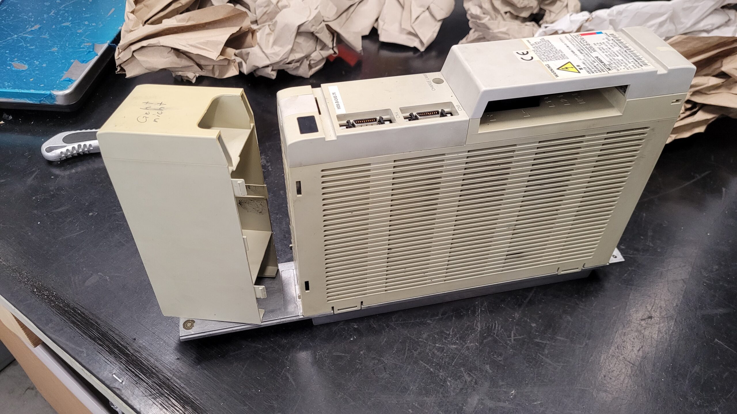 Mitsubishi Power Supply Unit MDS-C1-CV-75 vor der Reparatur