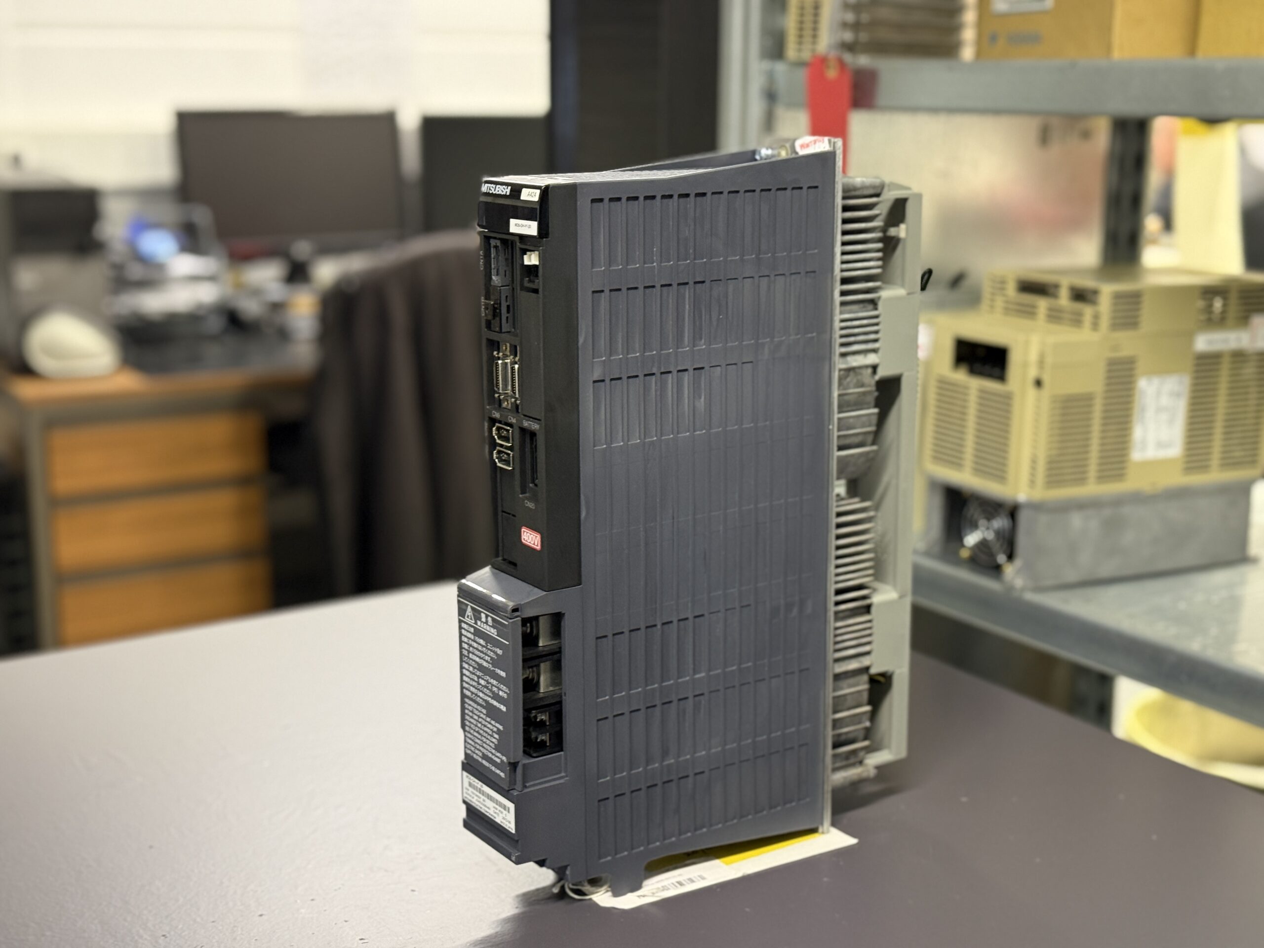 Mitsubishi Servo Drive Unit MDS-DH-V2-2020 Seite 2