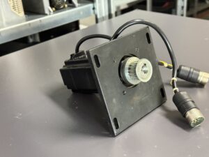 Omron R7M-A20030-BS1-D AC Servo Motor Seite 1