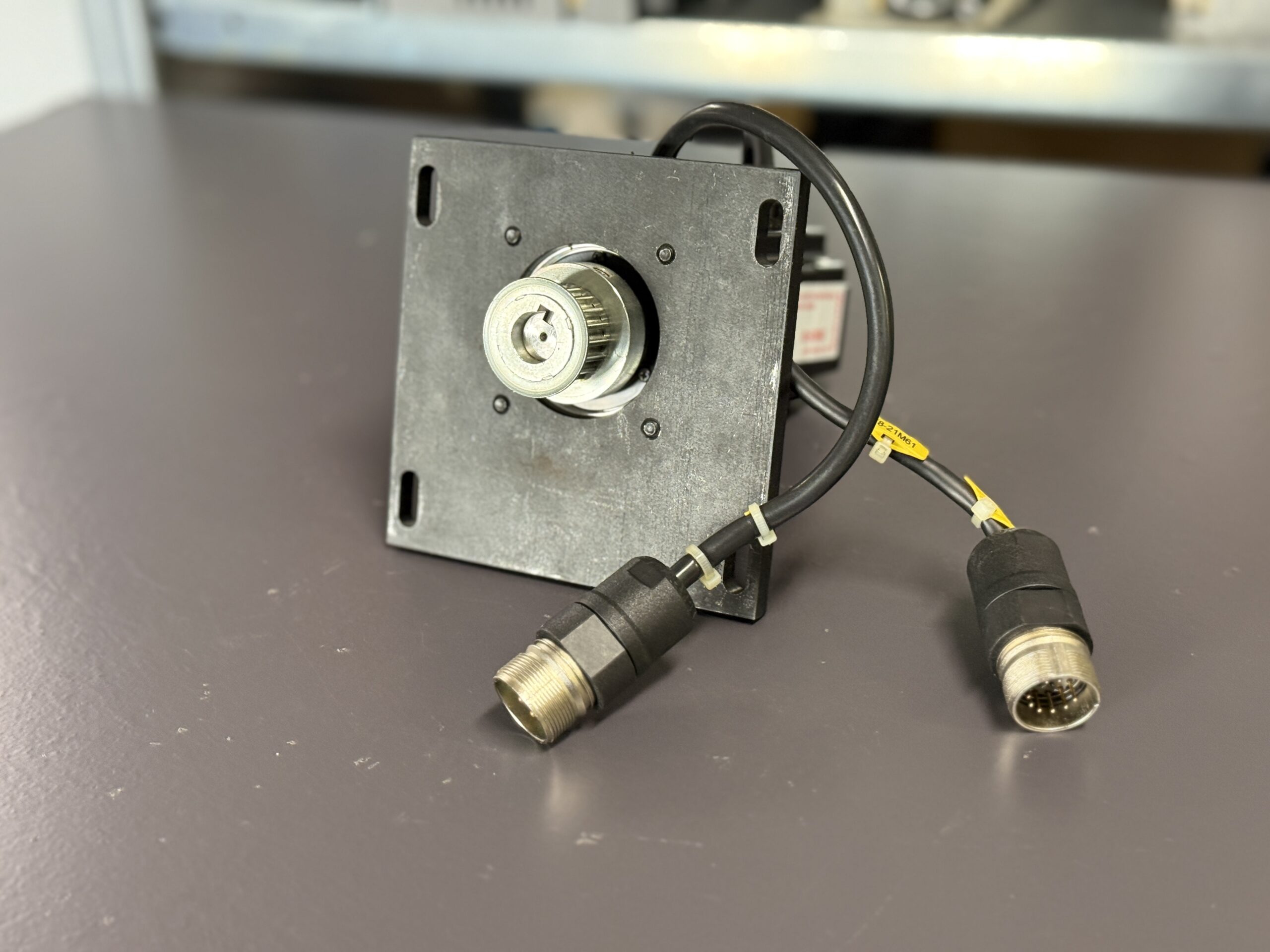 Omron R7M-A20030-BS1-D AC Servo Motor Seite 3