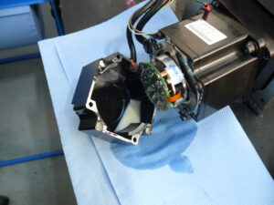 SGMP-04A2HA11 defekter Encoder Flüssigkeit