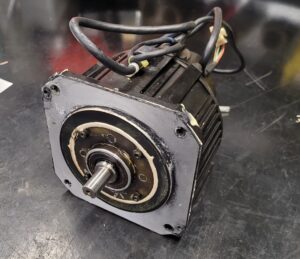 Yaskawa AC Servo Motor SGMDH-06A2A-YR13 vor der Reparatur 1