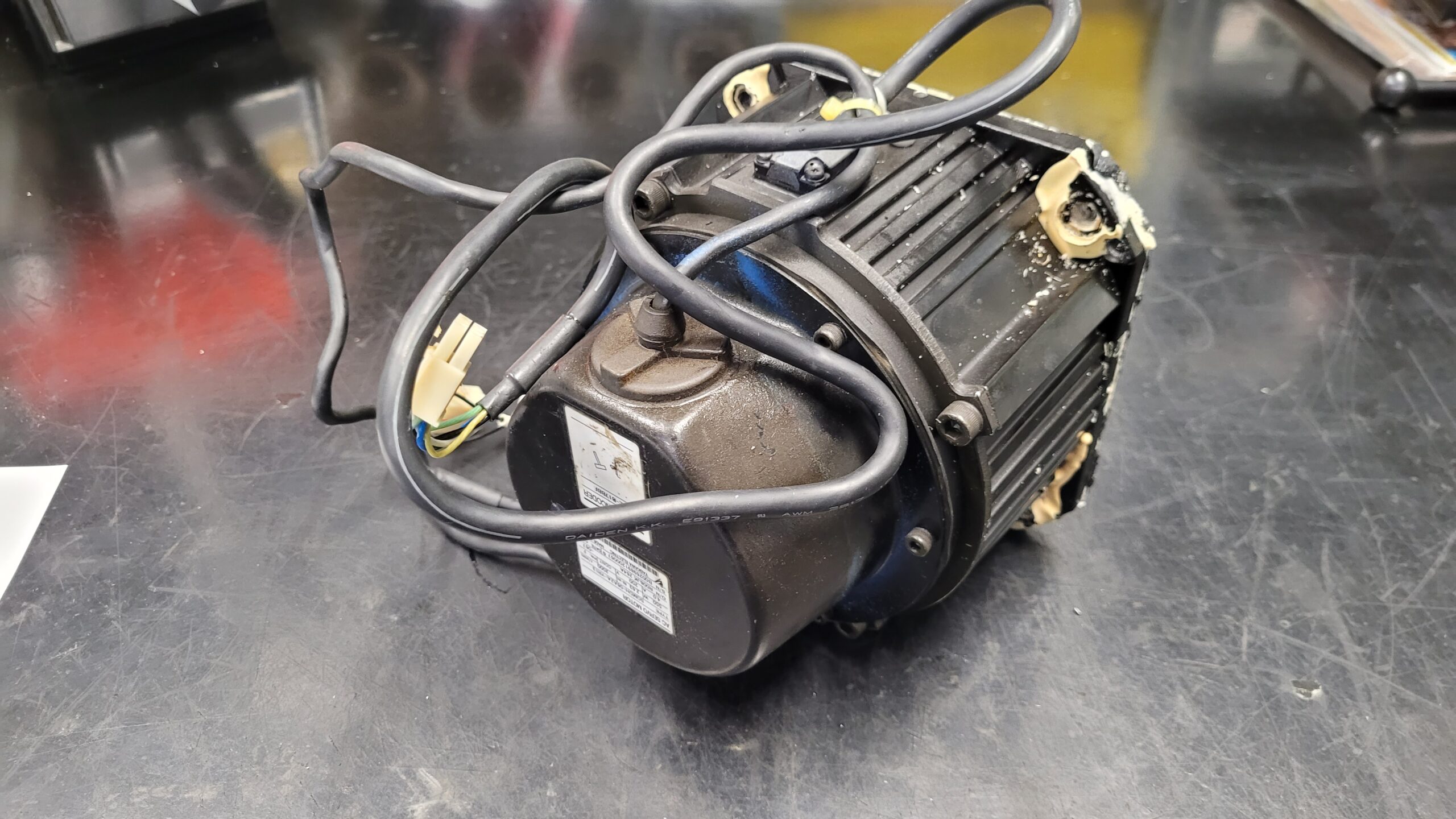 Yaskawa AC Servo Motor SGMDH-06A2A-YR13 vor der Reparatur