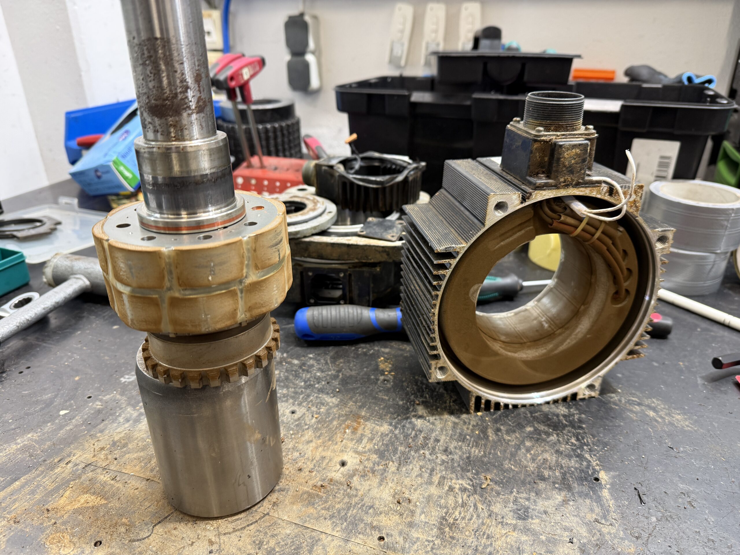 Yaskawa AC Servo Motor SGMGH-20A5A2B demontiert 2