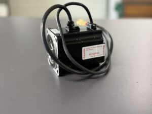 Yaskawa AC Servo Motor SGMPH-02A1A-YR31  Ansicht Seite 2