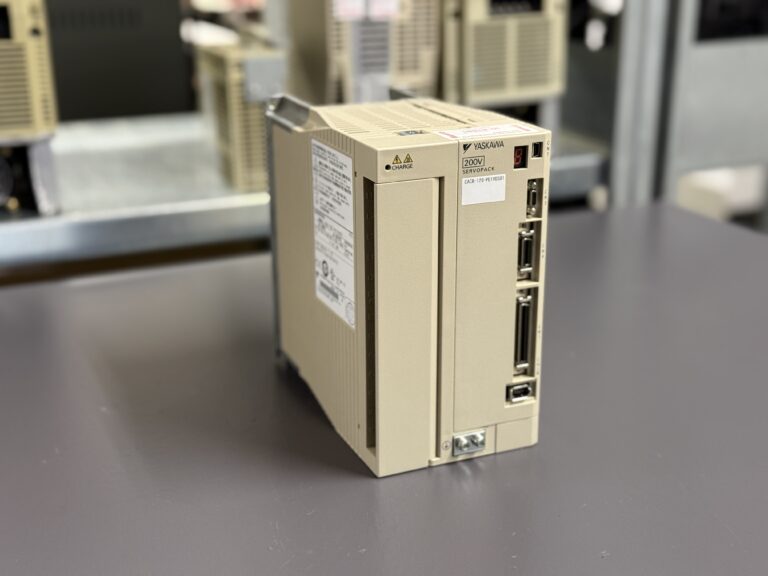 Yaskawa CACR-120-PD1VDS01 Servopack Hauptansicht