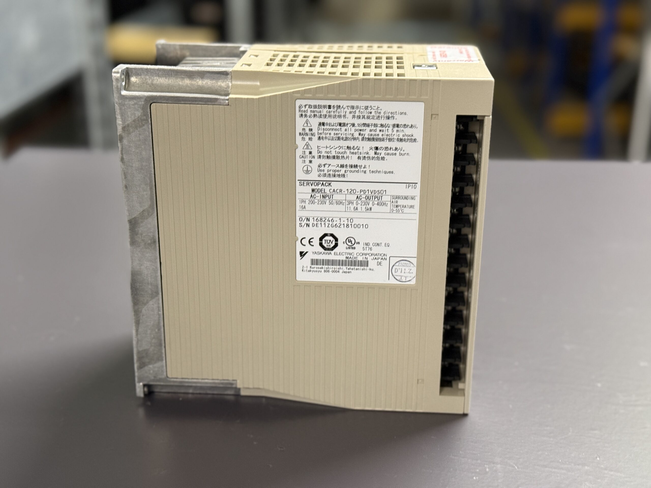 Yaskawa CACR-120-PD1VDS01 Servopack Seite 1