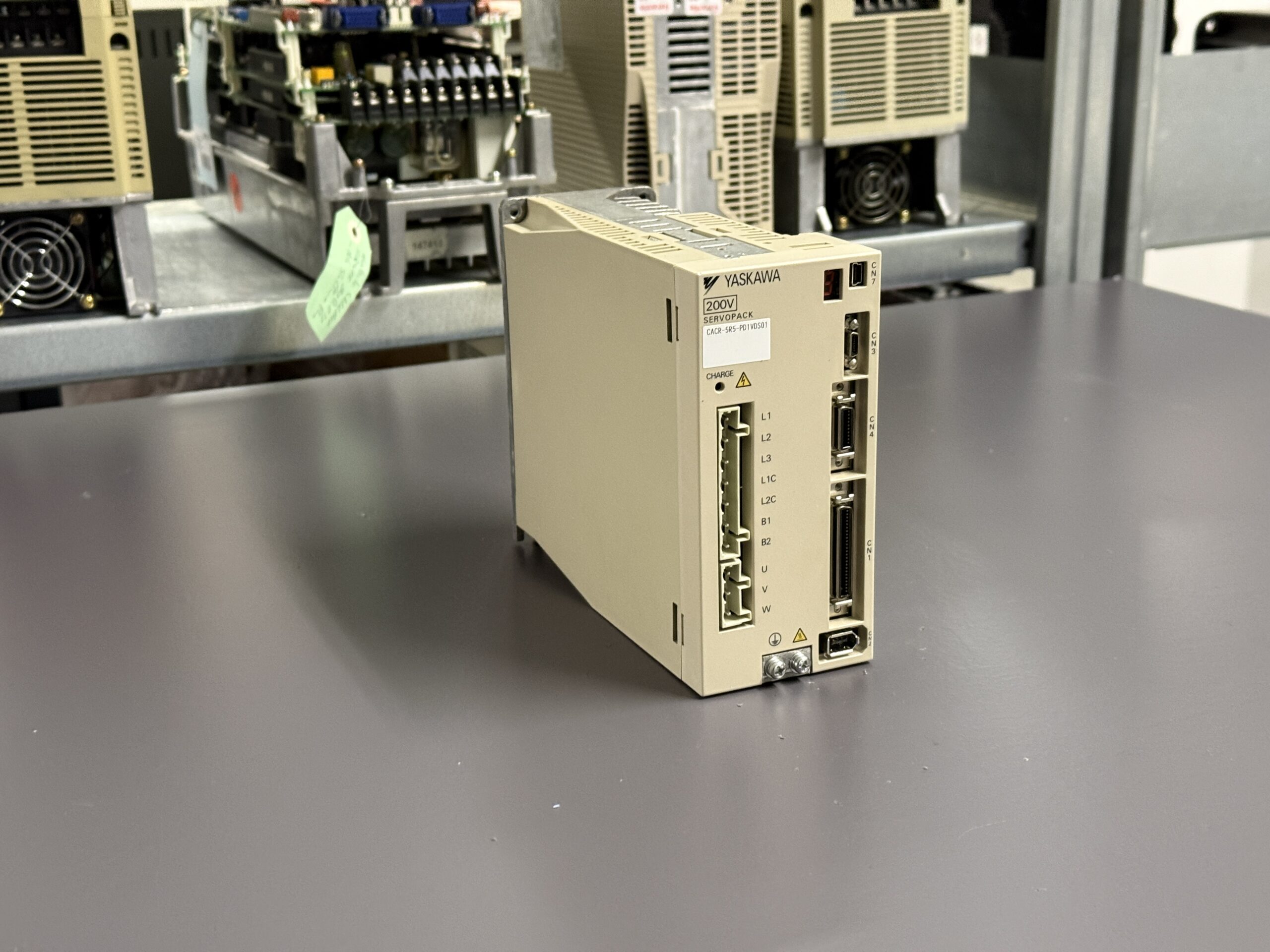 Yaskawa CACR-5R5-PD1VDS01 Servopack Hauptbild