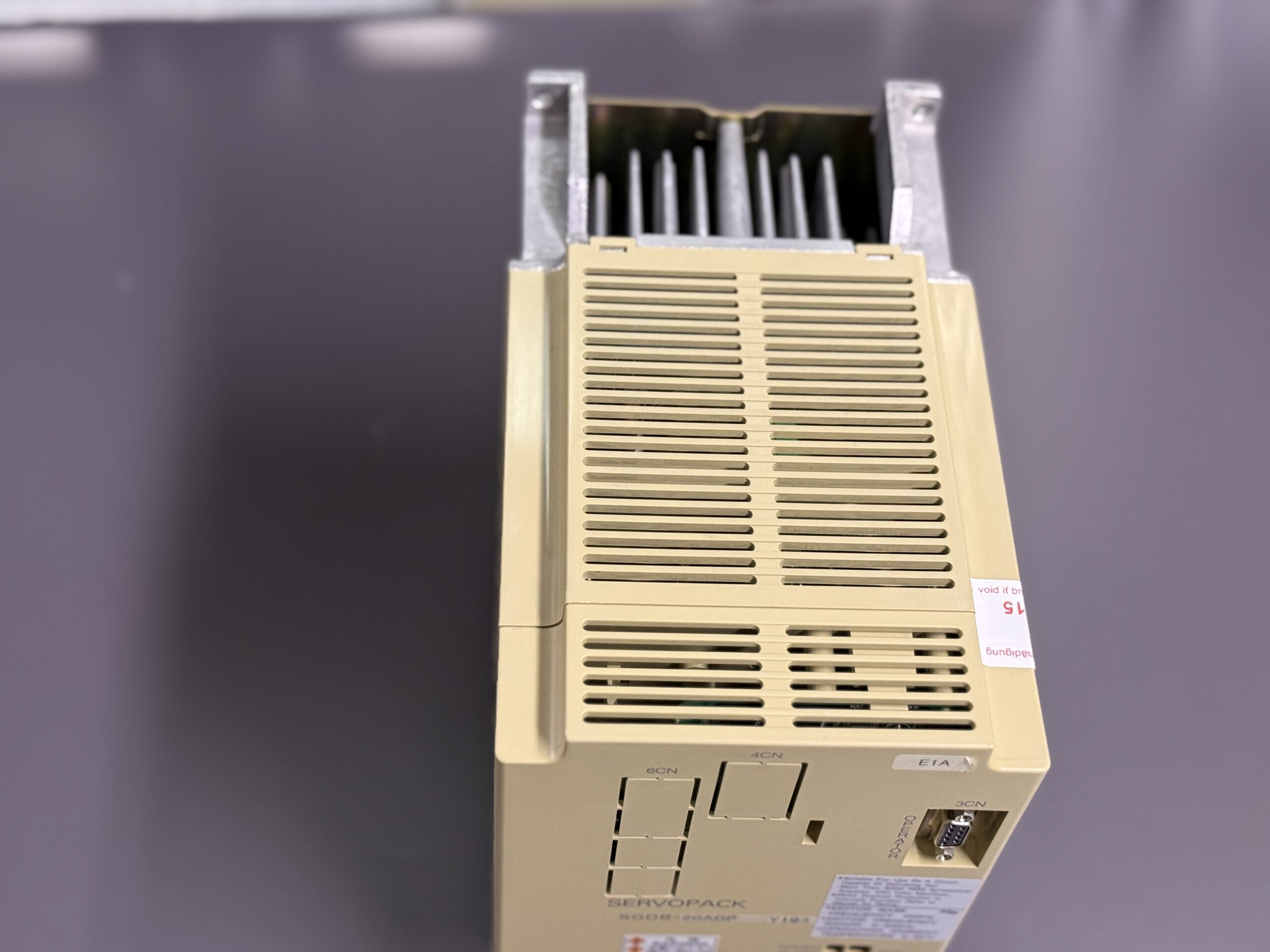 Yaskawa SGDB-20ADPY193 Servopack Ansicht von oben