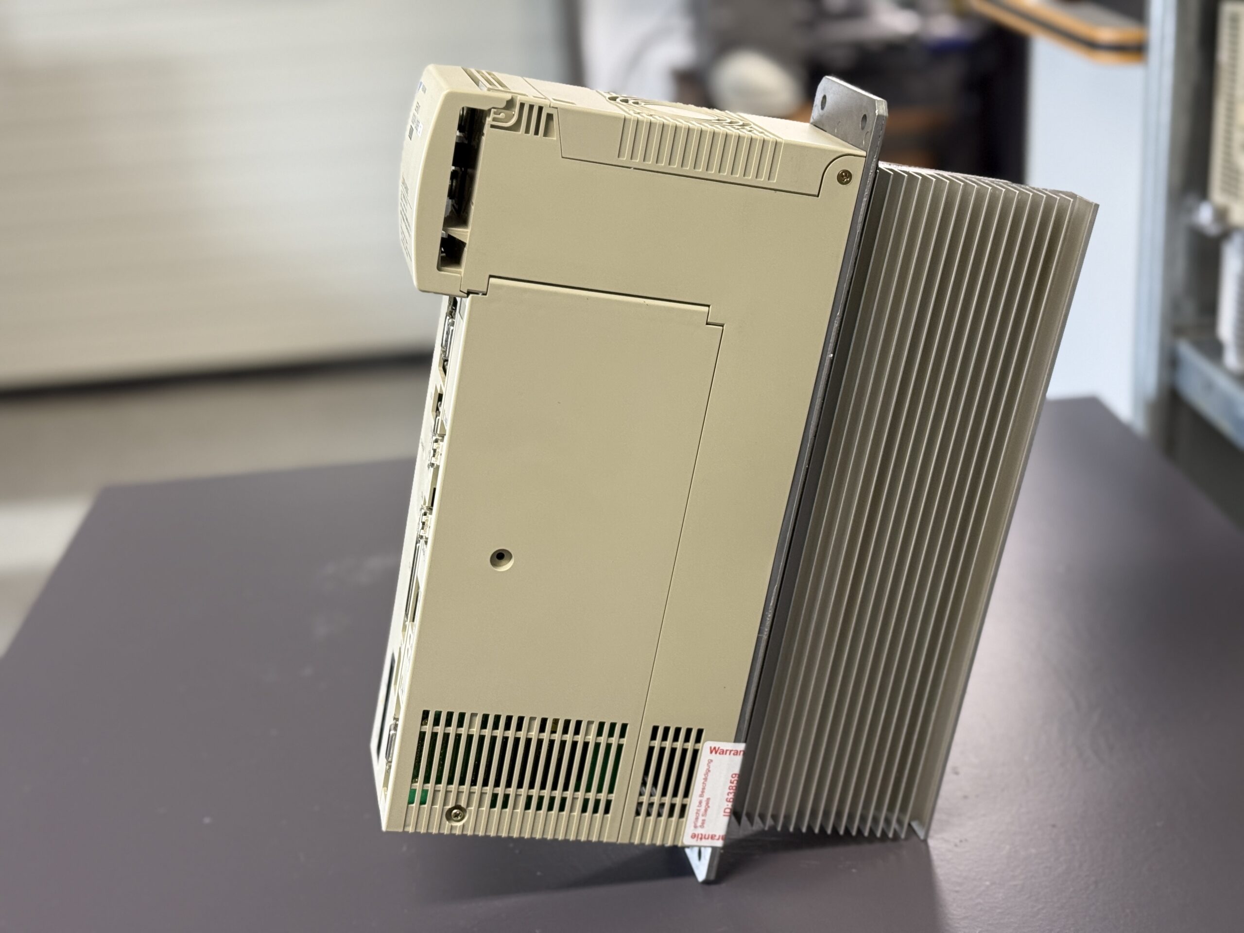 Yaskawa SGDH-20EEY338 Servopack Seite 3