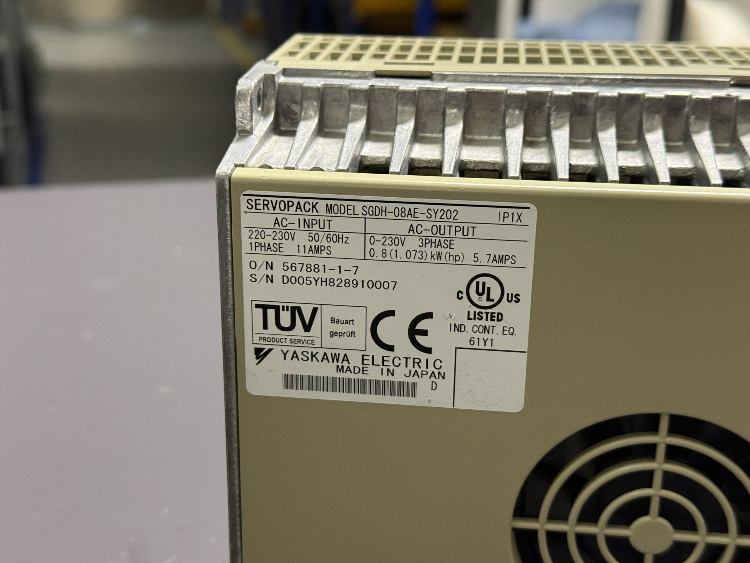 Yaskawa Servopack SGDH-08AE-SY202 Ver. 0F214-0 Typenschild