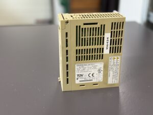 Yaskawa Servopack SGDM-04ADY37 Ver. 10107-0 Seite 1