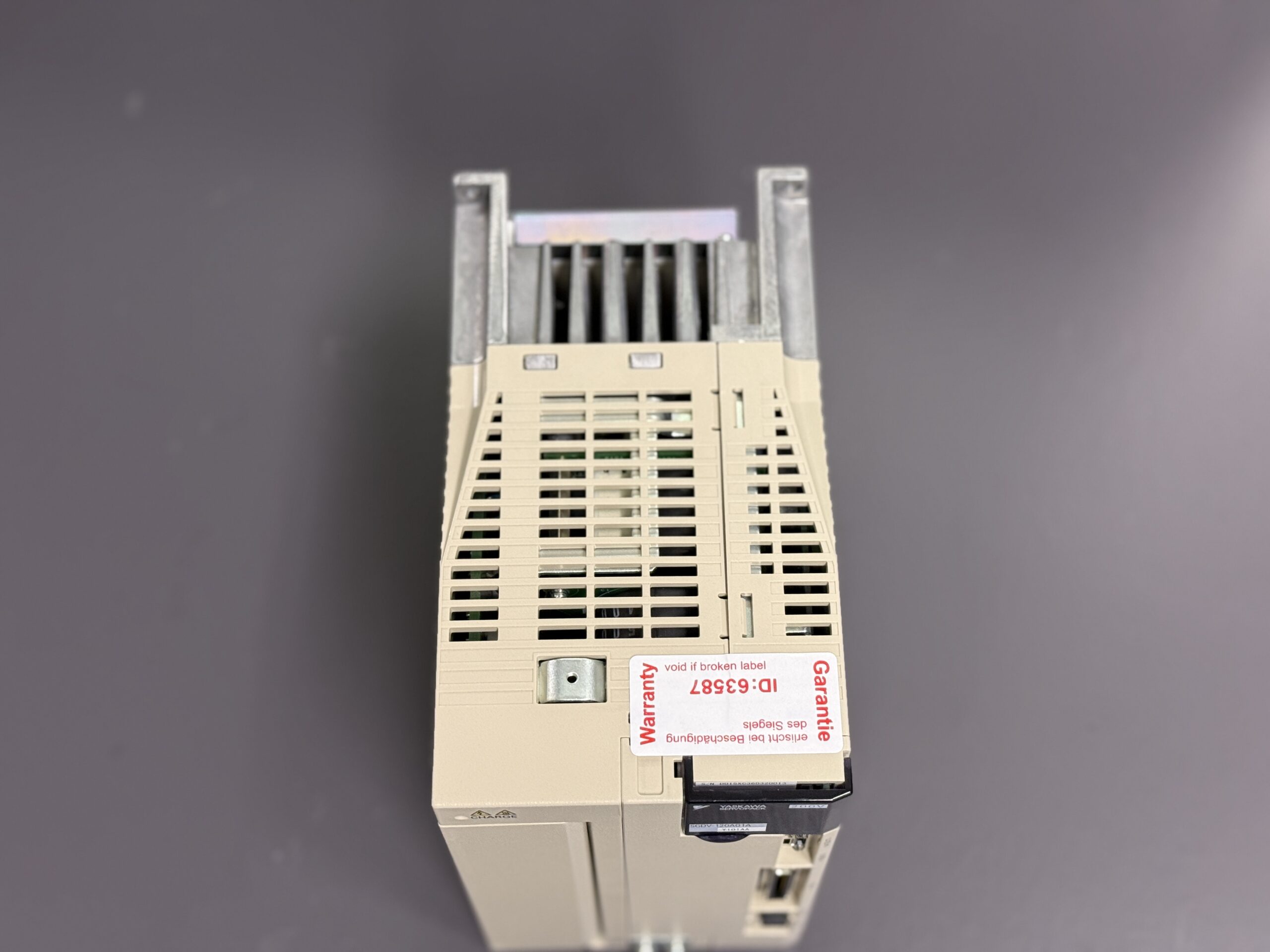 Yaskawa Servopack SGDV-120A01AY101AA Ansicht von oben