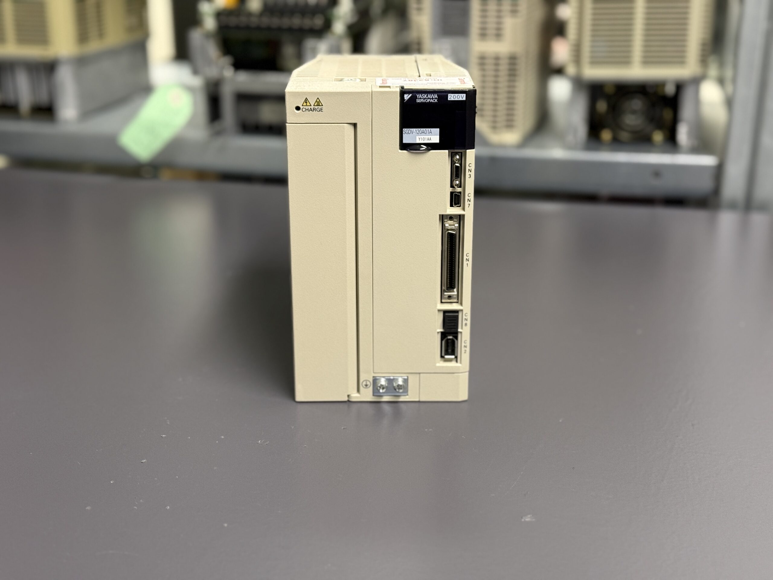 Yaskawa Servopack SGDV-120A01AY101AA Frontansicht