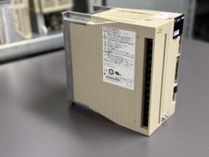 Yaskawa Servopack SGDV-120A01AY101AA Seite 1