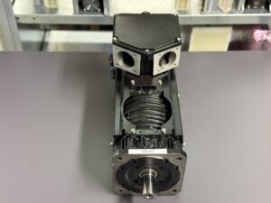 Yaskawa USAIKM-50-BK43-D AC Servo Motor Front Ansicht