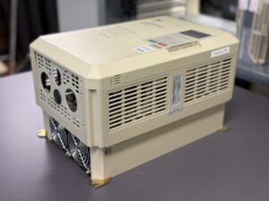 Yaskawa Varispeed 616G5 CIMR-G5C4011 Seite 2