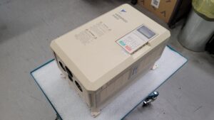 Yaskawa Varispeed 616G5 CIMR-G5C4011 vor der Reparatur
