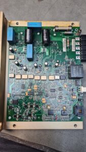 4015P-B or 32-4015P-B Haas Servo Amplifier vor der Reparatur 1