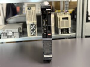 Mitsubishi MDS-DH-V2-4020 AC Sevo Drive Unit  Frontansicht