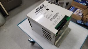 Haas 320V Power Supply 93-69-2000C vor der Reparatur 1