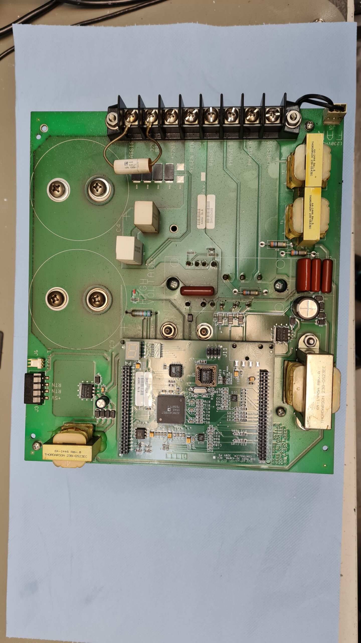 Haas 320V Power Supply 93-69-2000C vor der Reparatur Platinenansicht