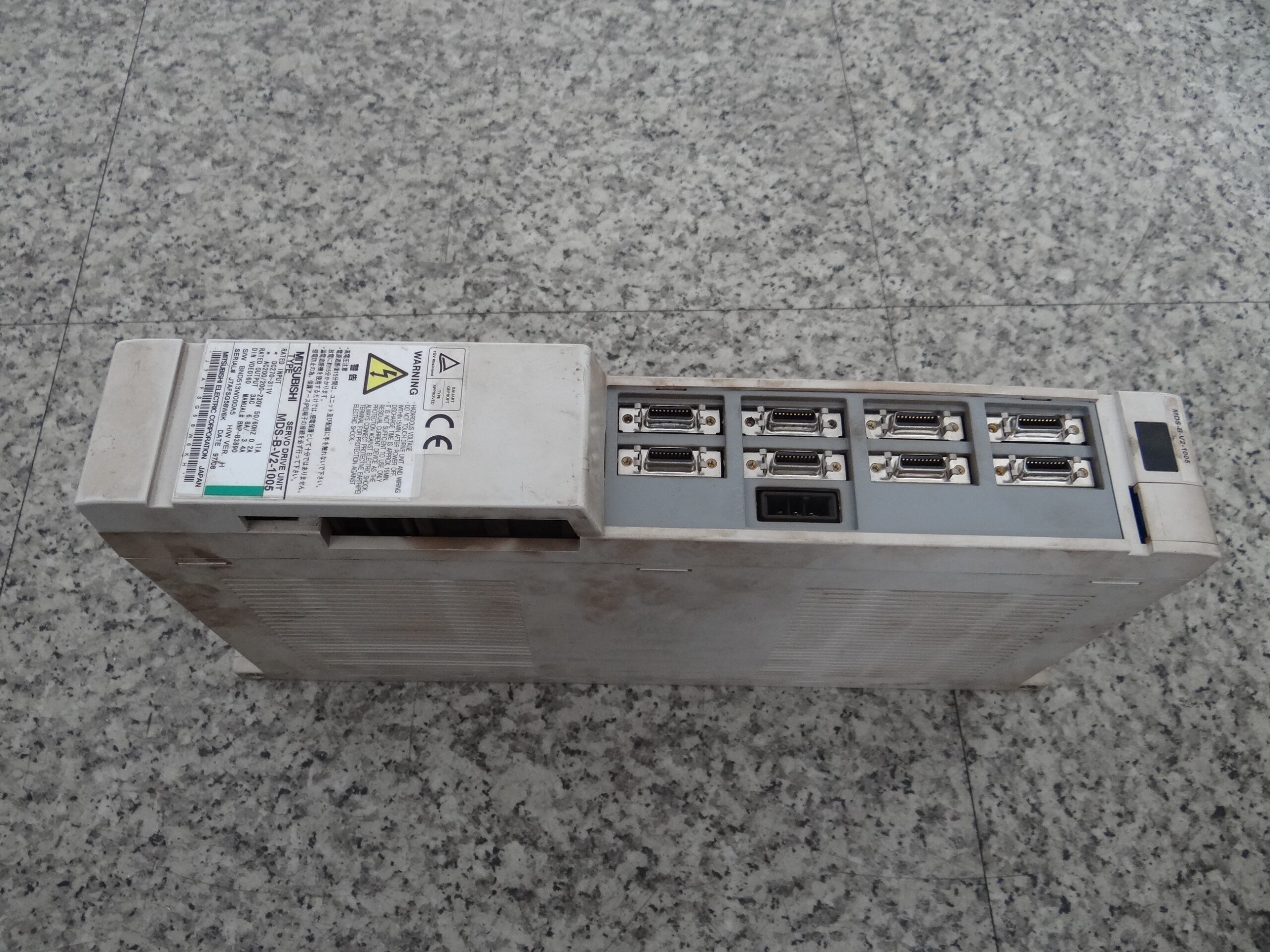 Mitsubishi MDS-A-V2-1005 AC Servo Drive Unit vor der Reparatur