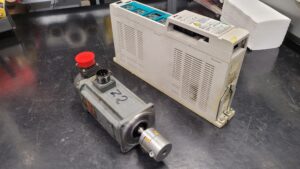 Mitsubishi MDS-C1-V2-0303 Servo Drive Unit vor der Reparatur 1