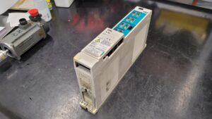 Mitsubishi MDS-C1-V2-0303 Servo Drive Unit vor der Reparatur 2
