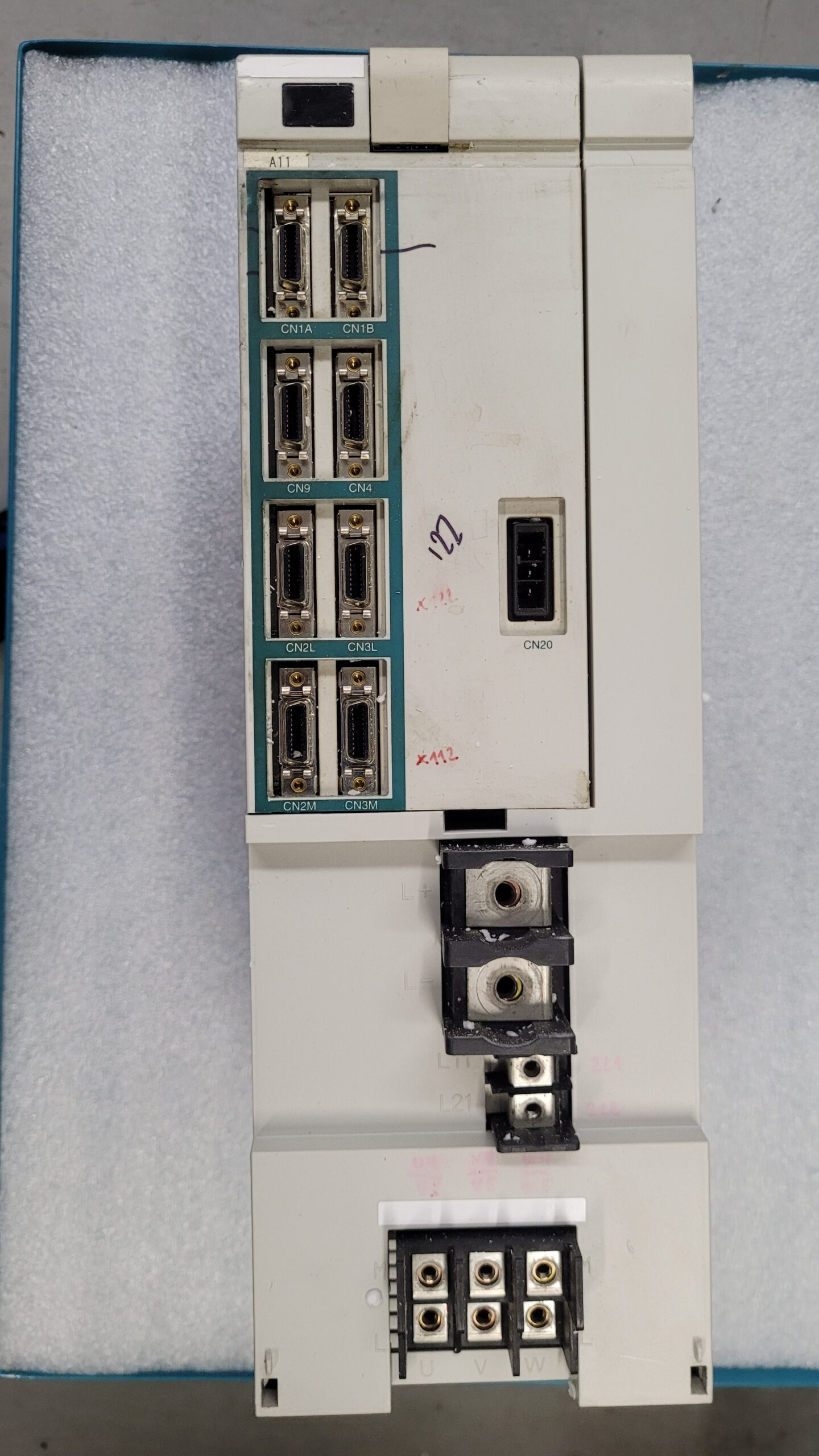 Mitsubishi MDS-C1-V2-7045 Servo Drive Unit vor der Reparatur 1