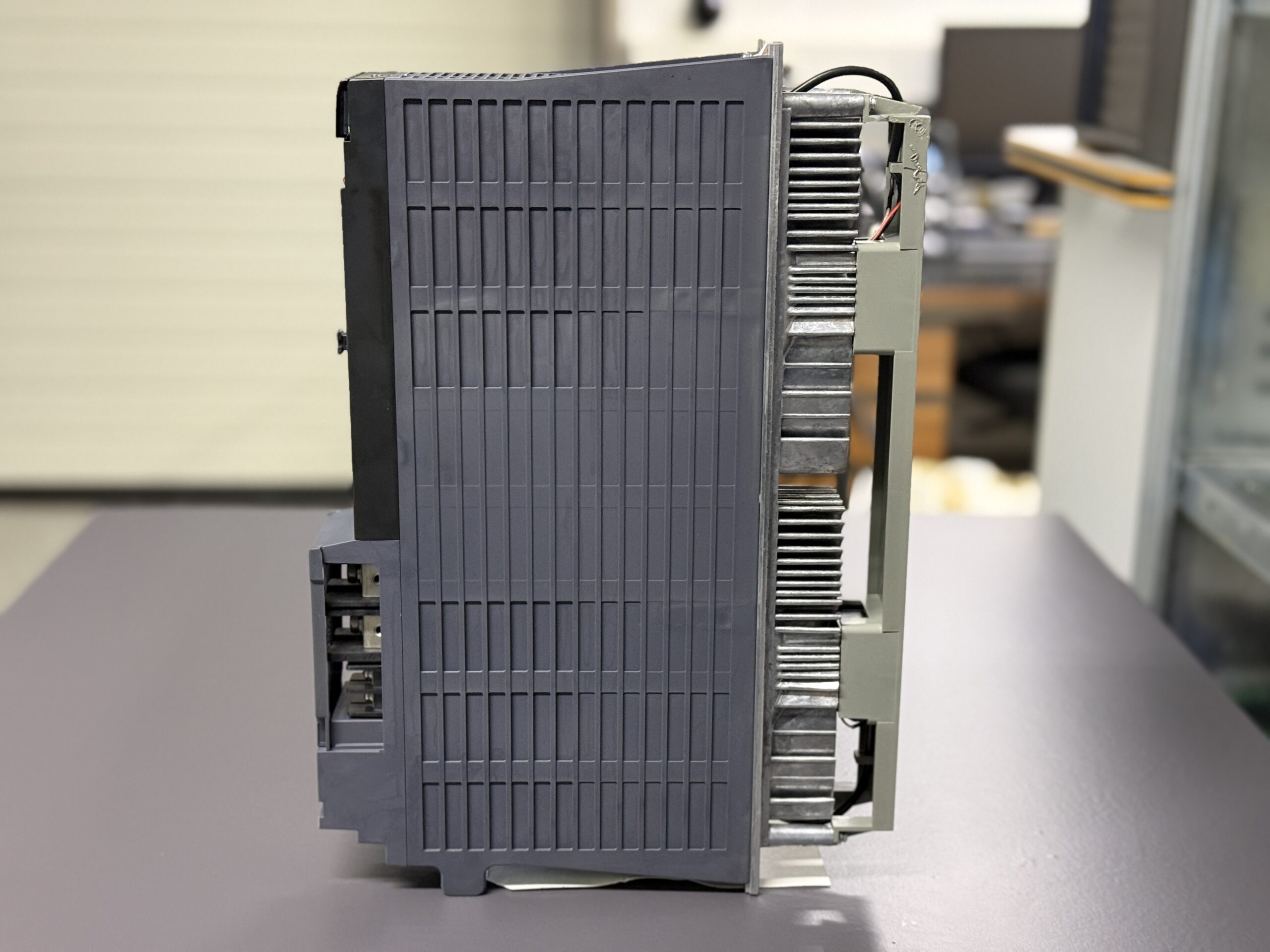 Mitsubishi MDS-D2-V2-8040 Servo Drive Unit Seite 4