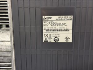 Mitsubishi MDS-D2-V2-8040 Servo Drive Unit Typenschild
