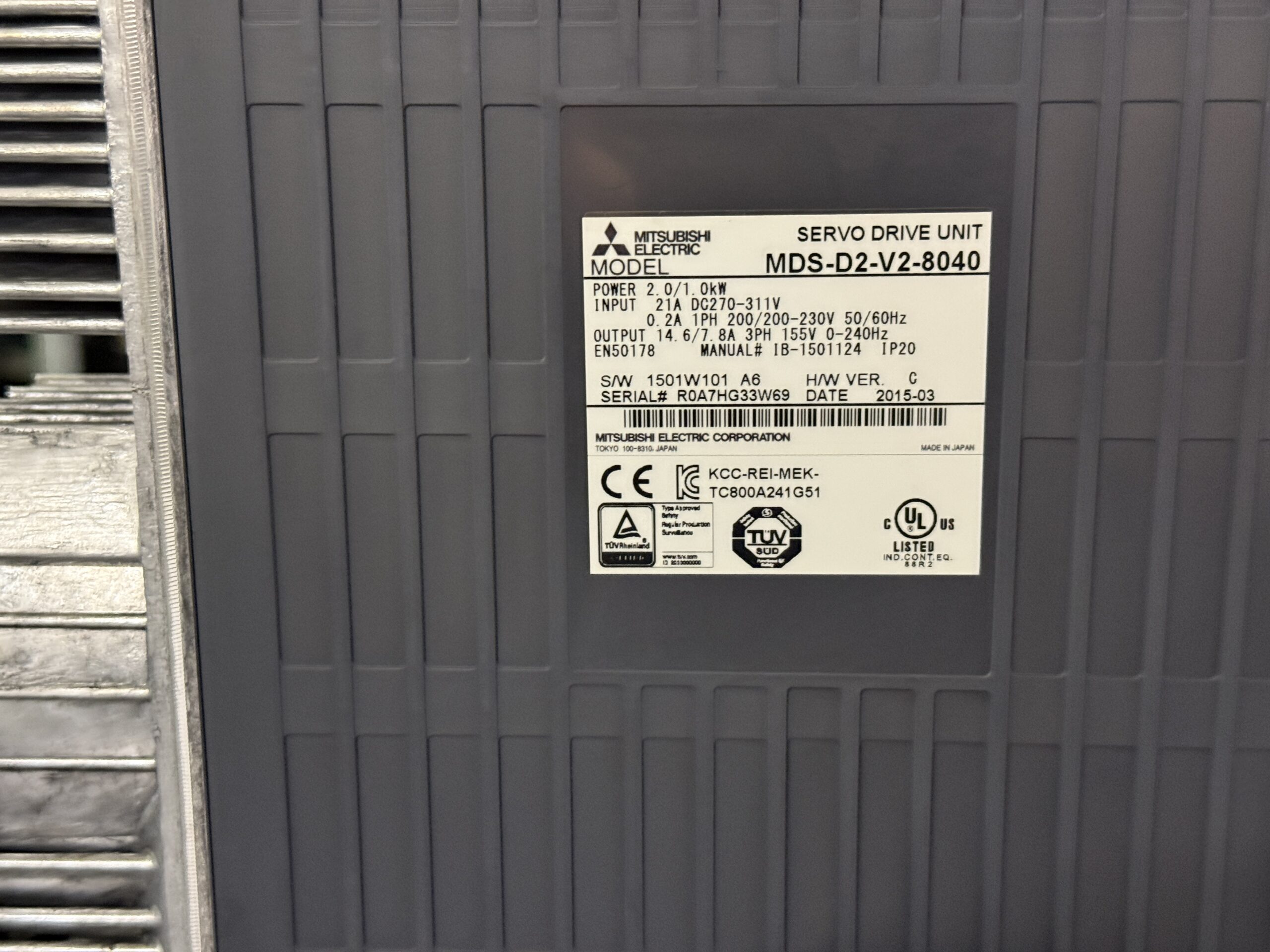 Mitsubishi MDS-D2-V2-8040 Servo Drive Unit Typenschild