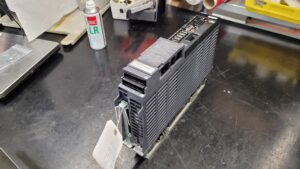 Mitsubishi MDS-D2-V2-8040 Servo Drive Unit vor der Reparatur