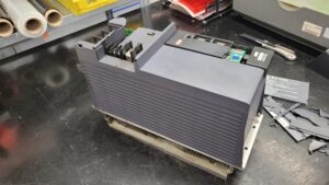 Mitsubishi MDS-DH-CV-450 Power Supply Unit vor der Reparatur 2