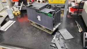 Mitsubishi MDS-DH-CV-450 Power Supply Unit vor der Reparatur