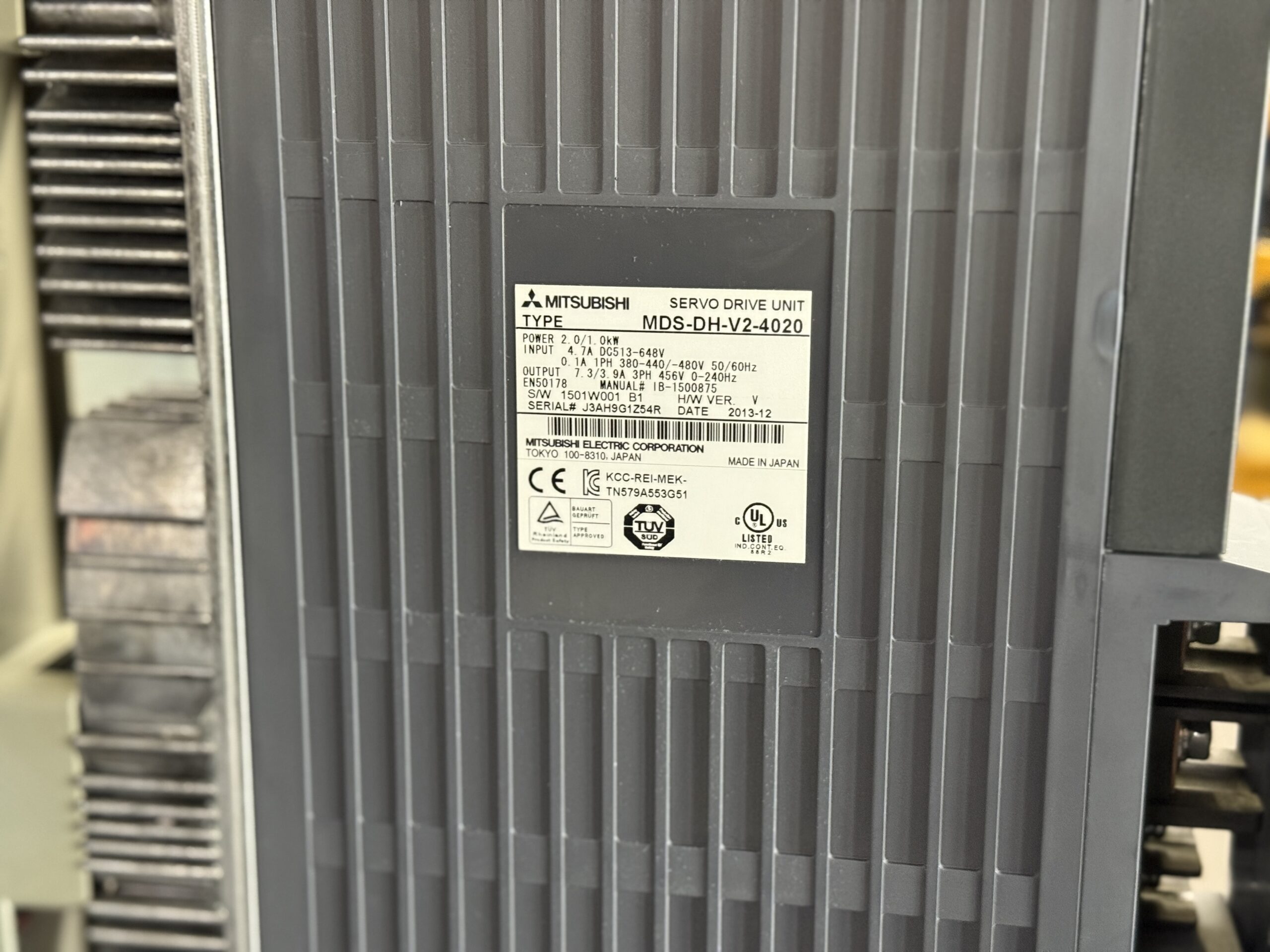 Mitsubishi MDS-DH-V2-4020 AC Sevo Drive Unit Typenschild