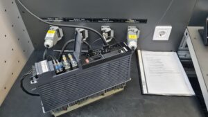 Mitsubishi MDS-DH-V2-4020 AC Sevo Drive Unit am Testplatz 1
