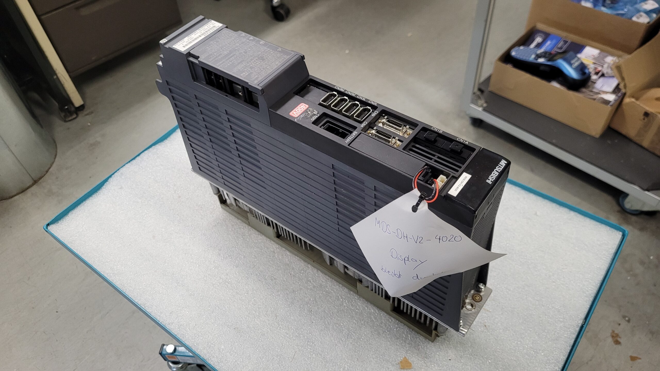 Mitsubishi MDS-DH-V2-4020 AC Sevo Drive Unit vor der Reparatur 2