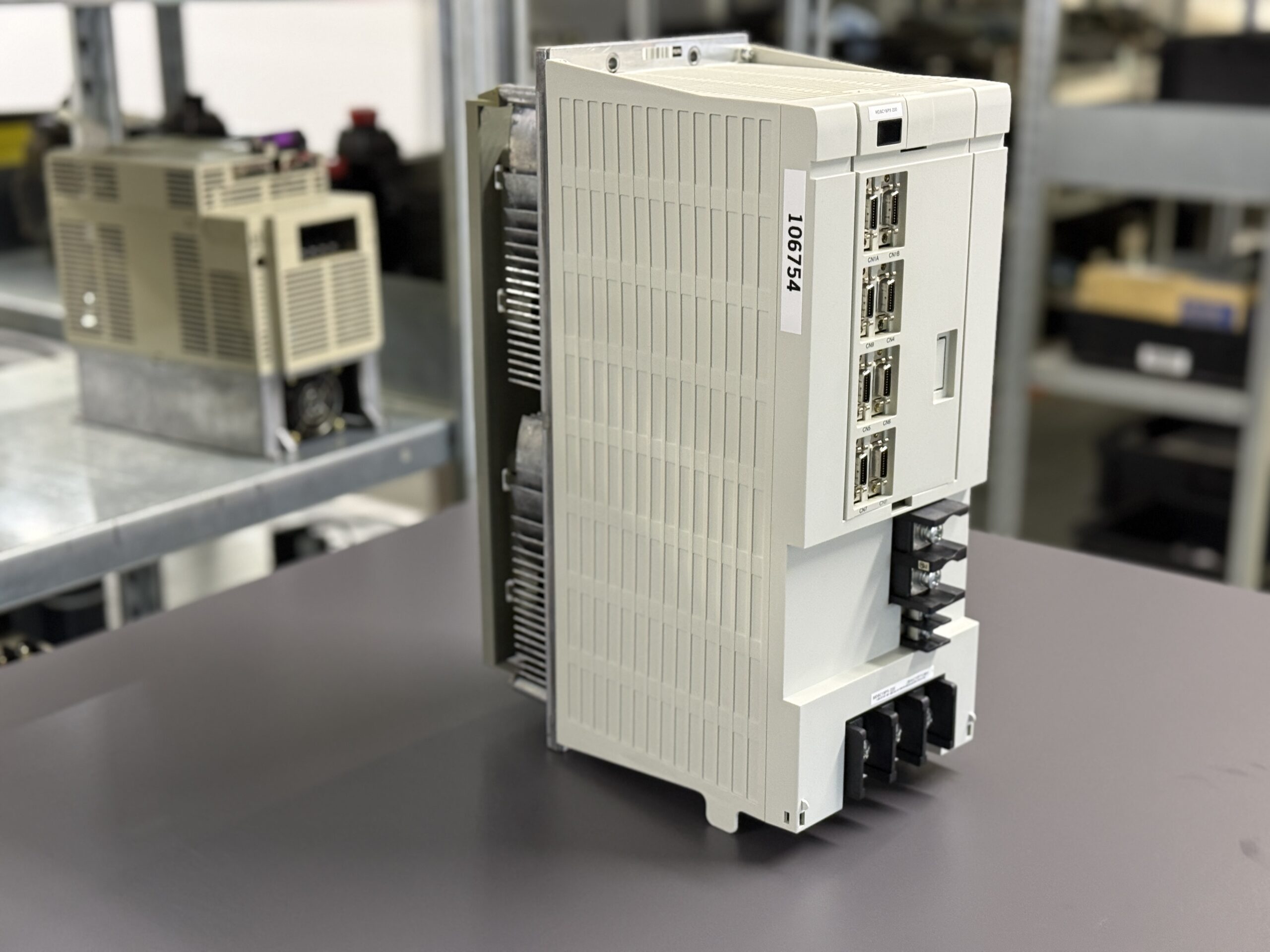 Mitsubishi Spindle Unit MDS-C1-SPX-220 Seite 1