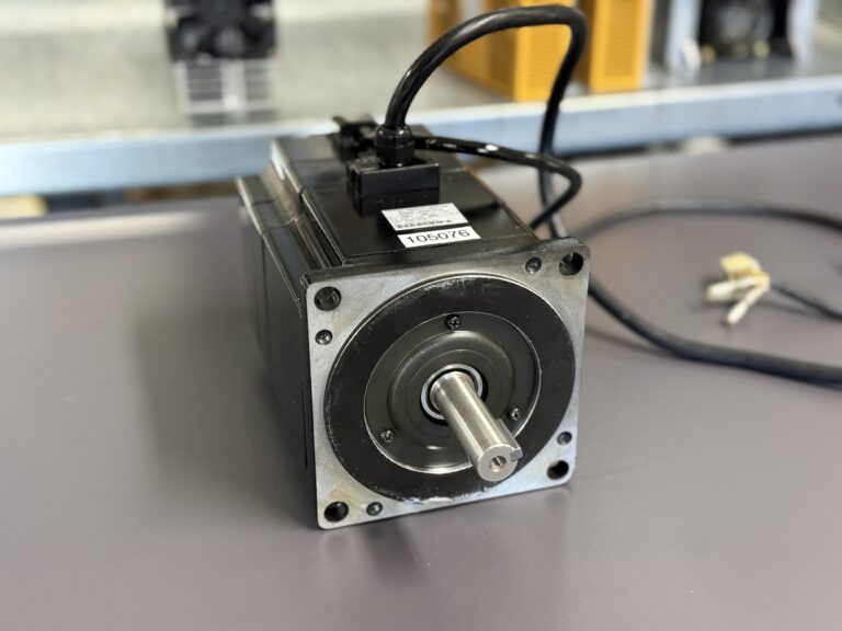 Yaskawa AC Servo Motor SGMP-15AWYR12 Hauptbild