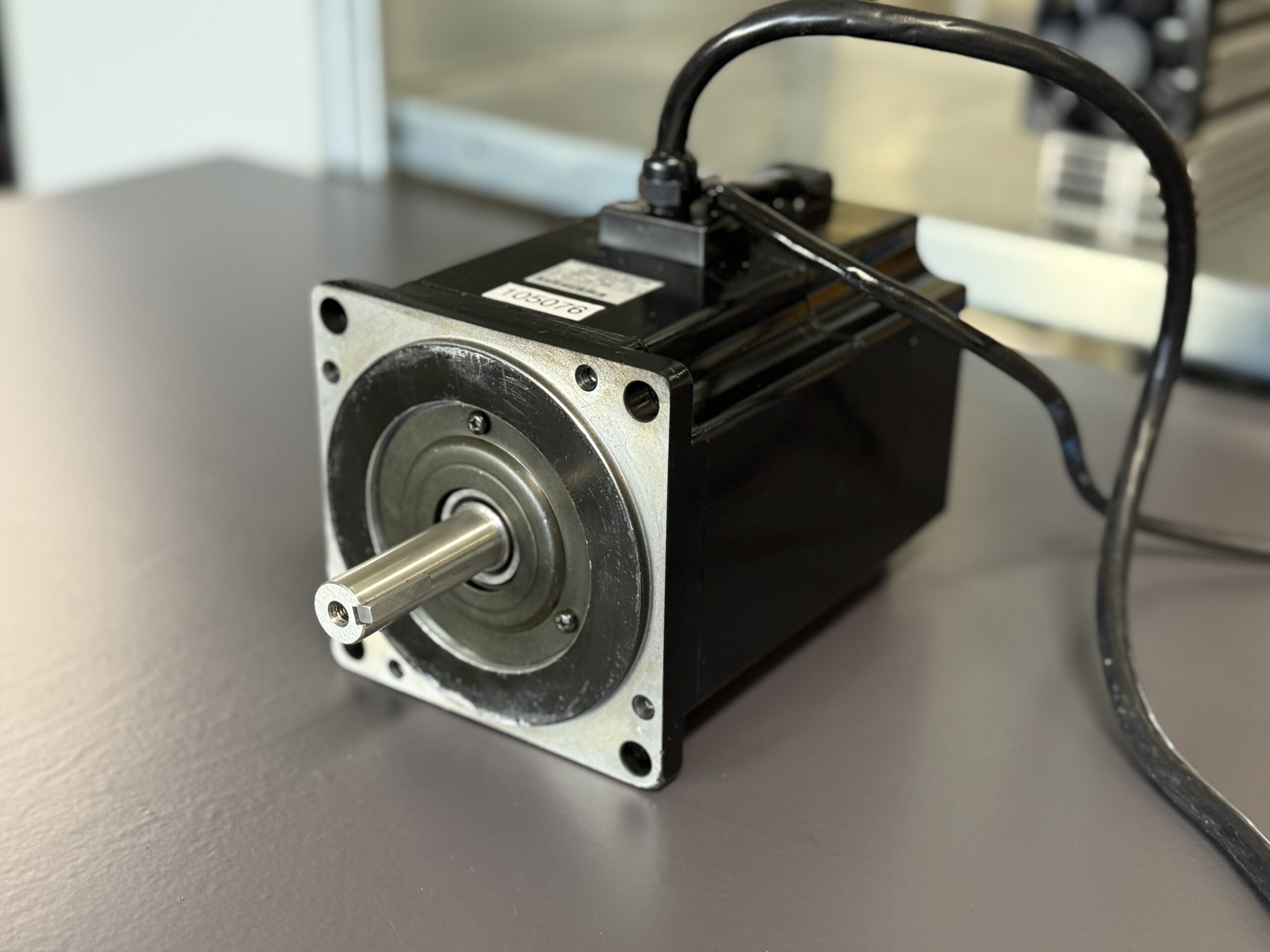 Yaskawa AC Servo Motor SGMP-15AWYR12 Seite 2