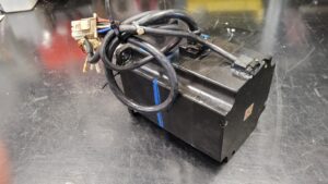 Yaskawa AC Servo Motor SGMP-15AWYR12 vor der Reparatur 1