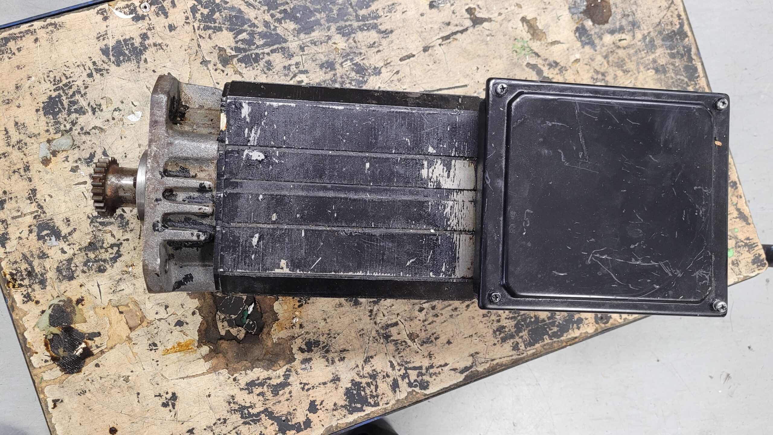 Yaskawa AC Spindle Motor UAASKA-06FZ1N vor der Reparatur 2