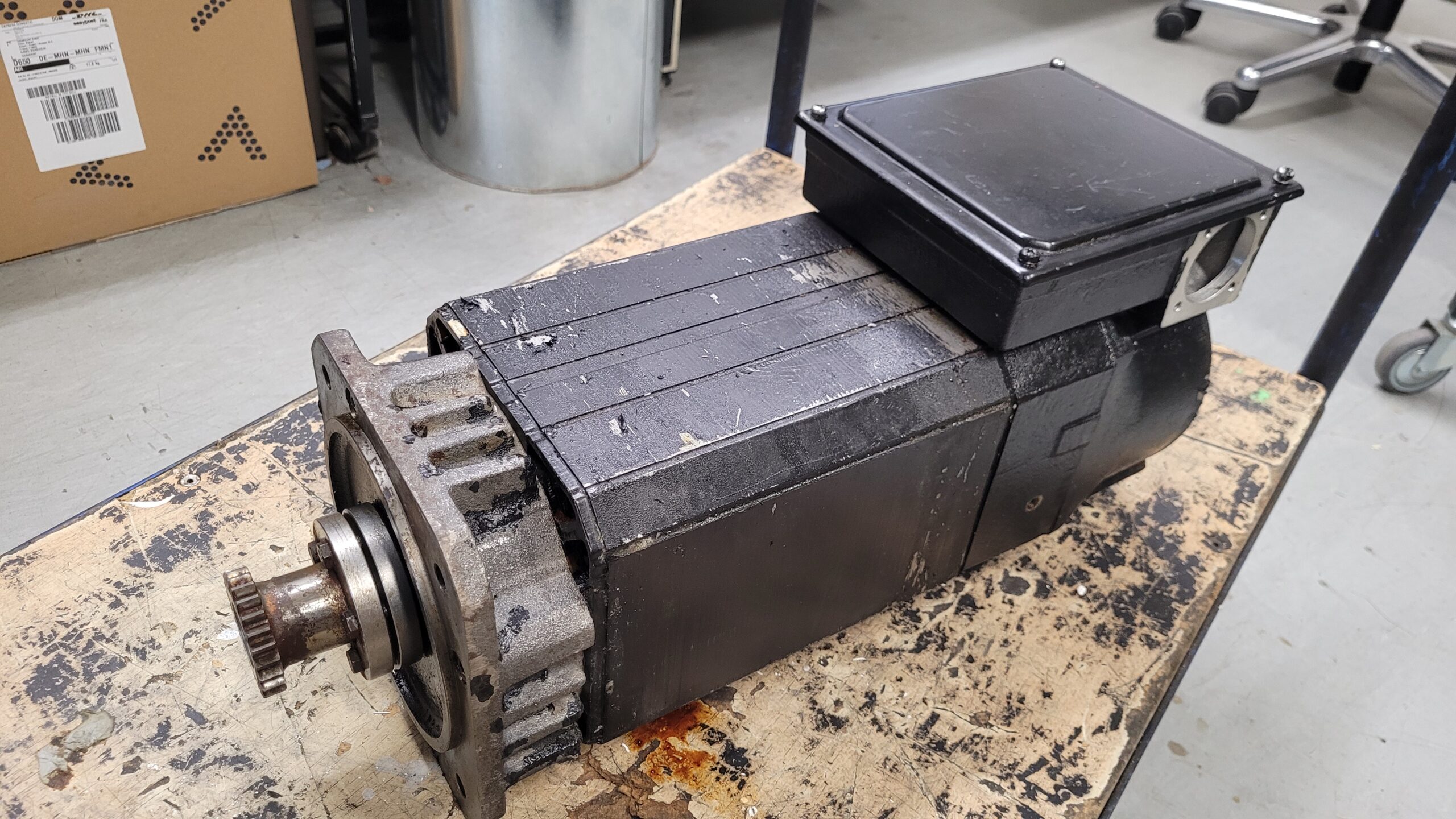 Yaskawa AC Spindle Motor UAASKA-06FZ1N vor der Reparatur 3