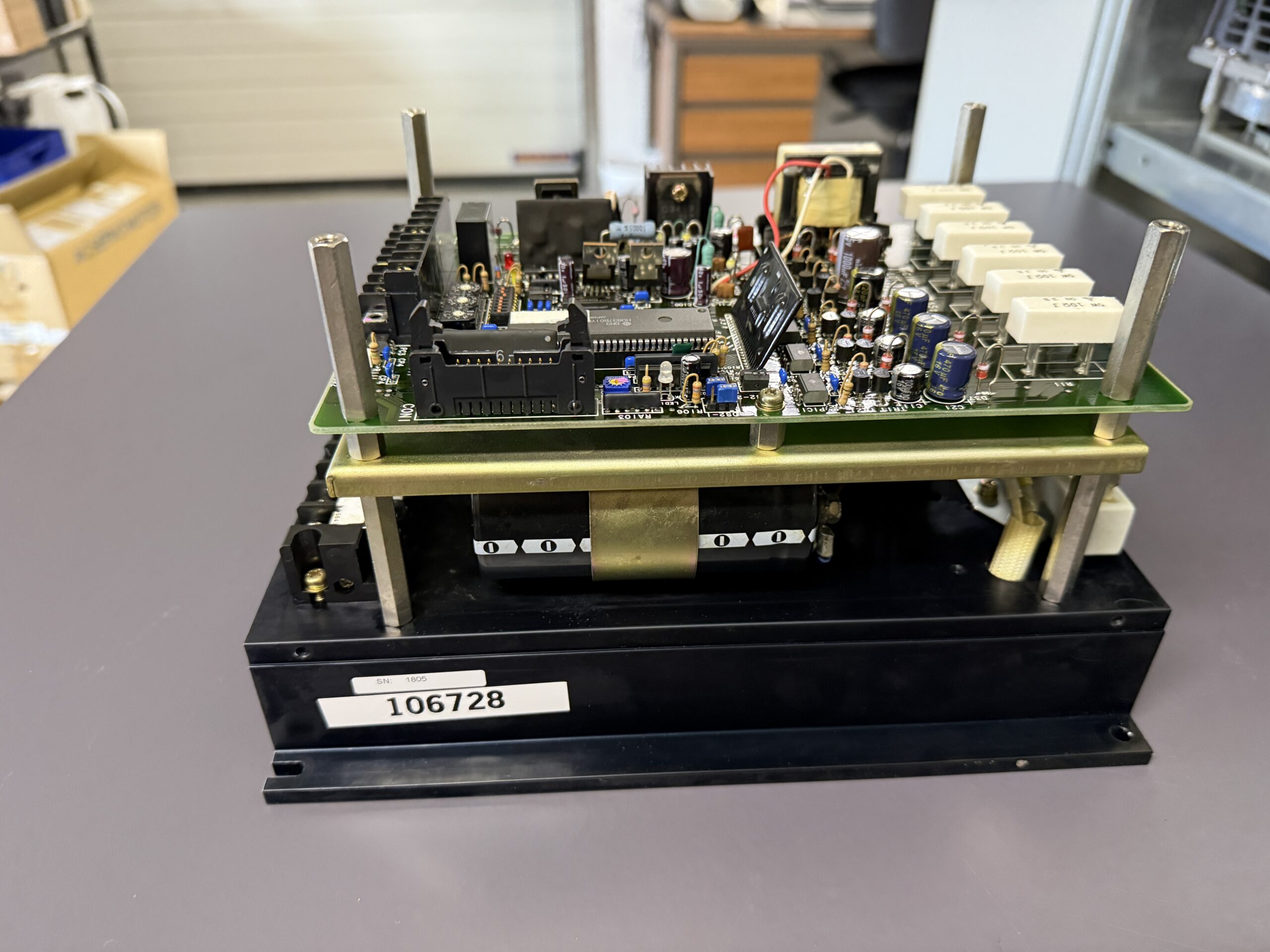 Yaskawa Juspeed-F CIMR-22AS Seite 4