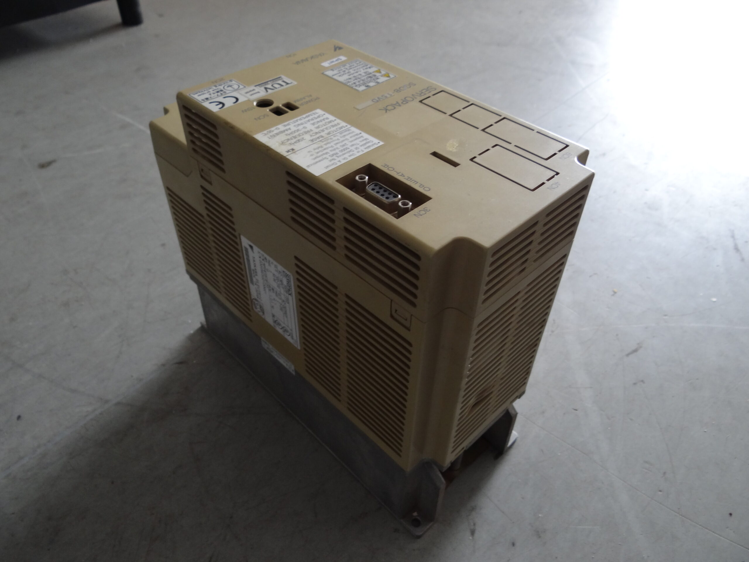 Yaskawa SGDB-15VD Servopack vor der Reparatur 2